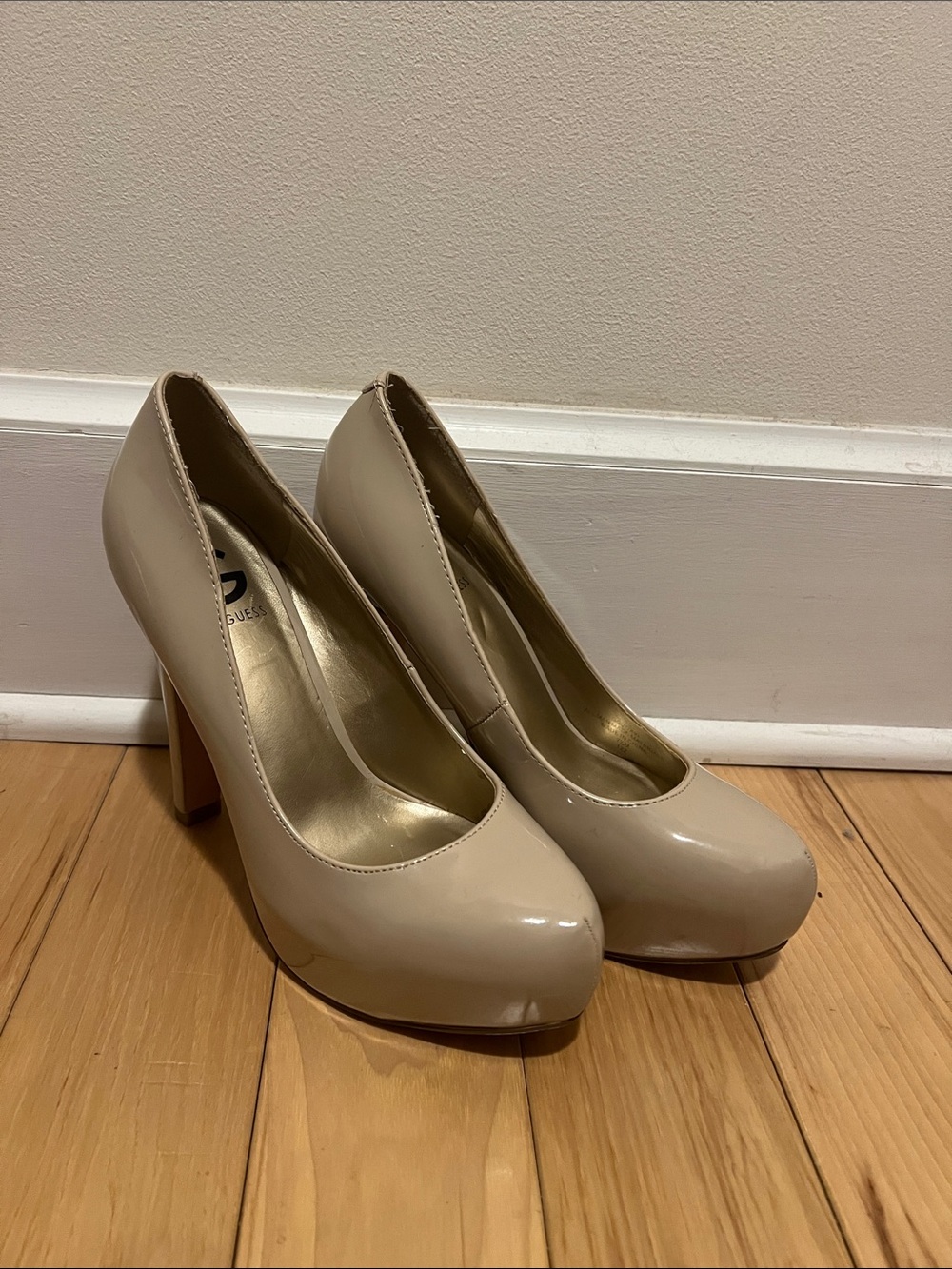Guess Nude Patent Platform Pumps US 7.5 M